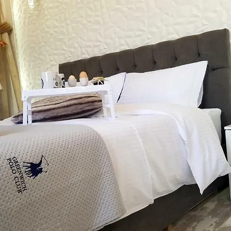 Apartament Petite Palace Aristotelous 8 *