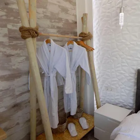 Petite Palace Aristotelous 8 *